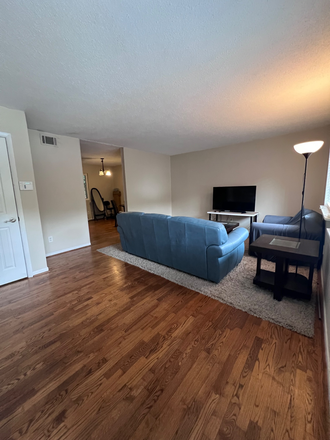 Living - 3 bedroom 1.5 bath fully furnished townhouse