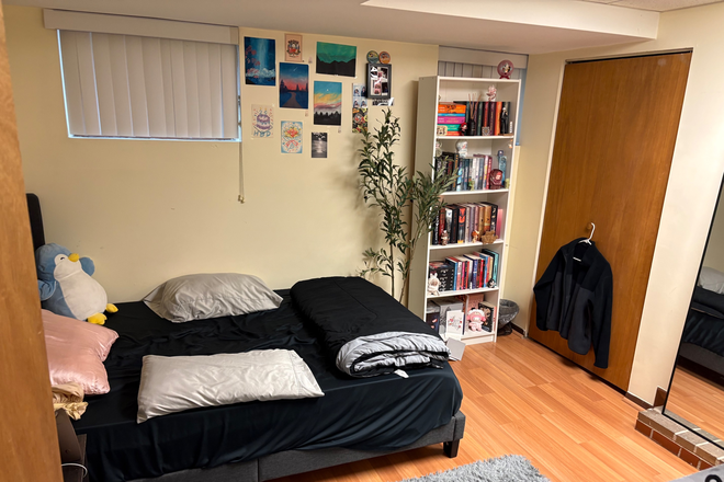 Bedroom - 1047 W. Taylor- 2 Bedroom Apartment