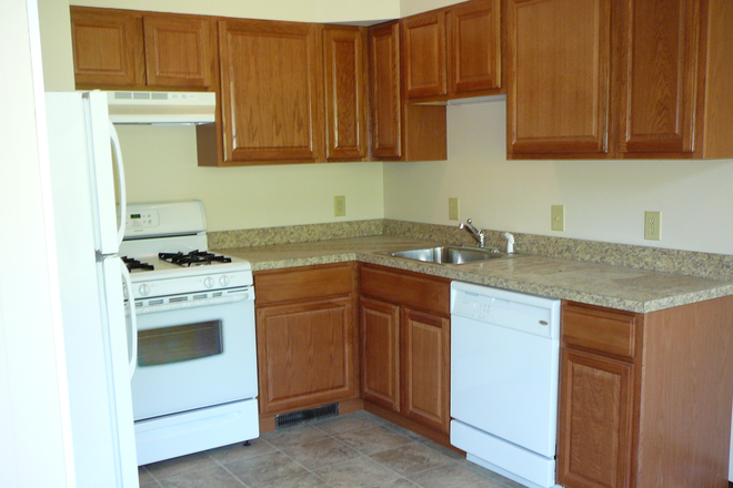 Kitchen - 2BR apt-George St-Lawrenceville
