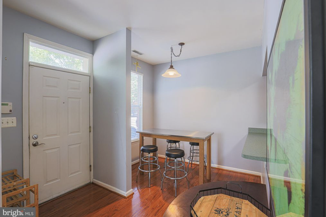 House enterance - 2BR 3BA Rowhome Minutes from Johns Hopkins East Baltimore Campus!