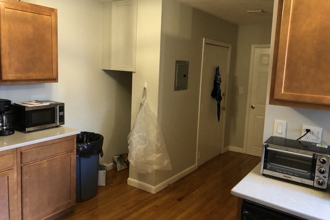 Call NOW for showings! 617-236-8550 - FLEET ST - 1BR SPLIT FOR 2 PPL IN HISTORIC NORTH END NEAR CAMPUS W/ LNDRY IN BLDNG FOR *9/1/2025* Apartments