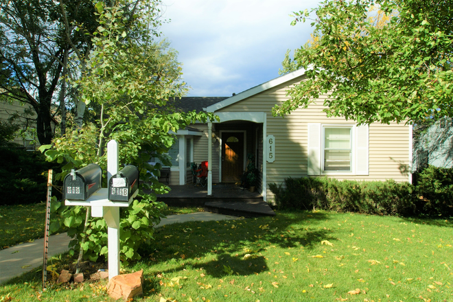 615 - 615 Alpine #2 (2BR/1BA) Duplex