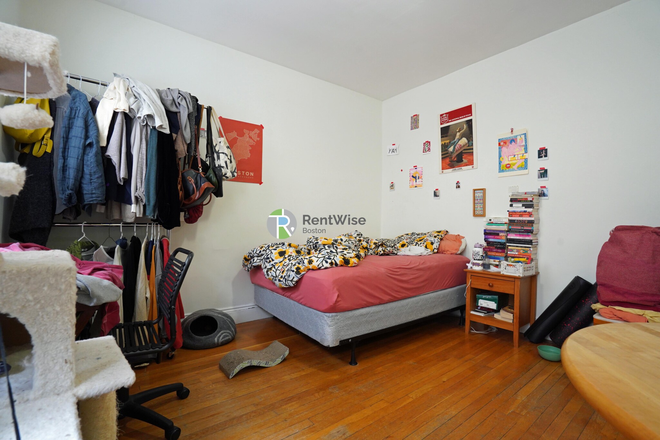 1 - SEPT 2026-Fantastic Cleveland Circle Studio, H/HW inc. No Broker Fee!