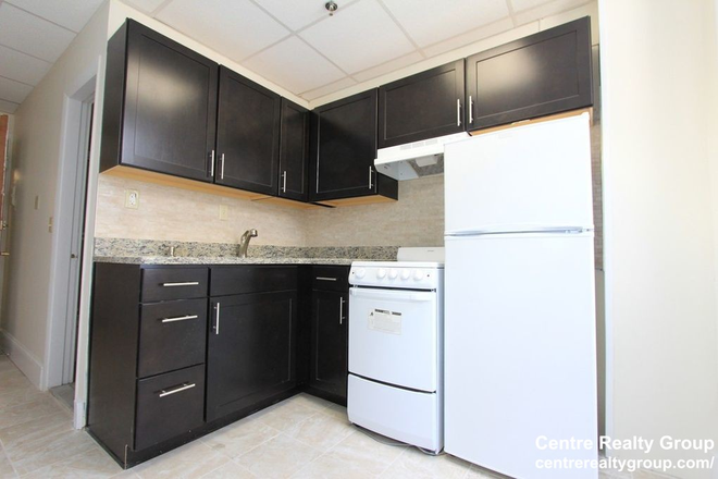 . - **NO BROKERS FEE!!** Studio on Boylston St AVAILABLE 10/1/2025!!  Heat&Hot Water Included! Apartments