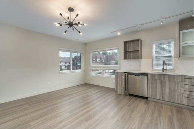 Living Room - FULLY FURNISHED SINGLE ROOM SPRING SUBLEASE ON THE HILL Apartments