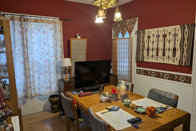 Dining Room - Great Gardening, Lovely Hosts House