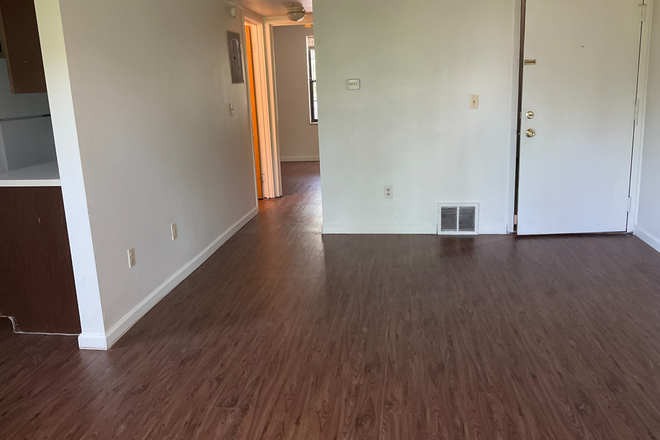 3 - AVAILABLE 6/5:  2857 Shadow Creek Dr #A104 Condo