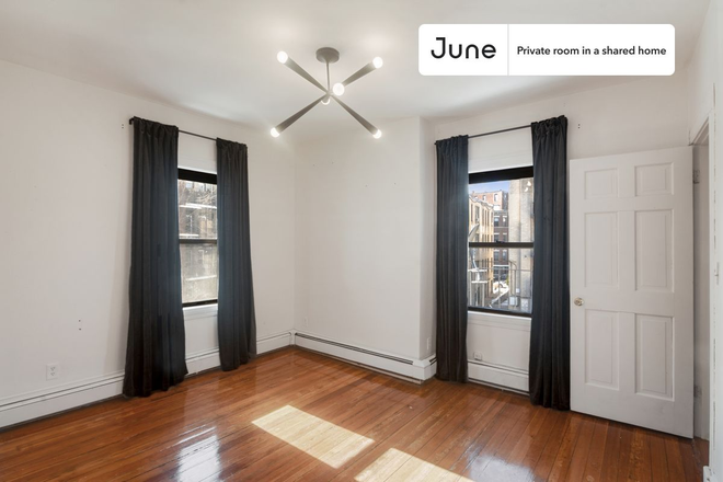 Photo - Private bedroom in 6 bed/2 bath Home