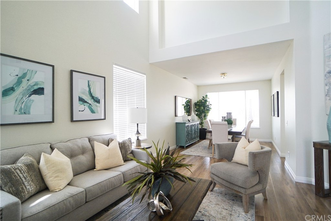 Family and Dining rooms - 🏠Huge house ~4 minutes from UCR -🚨July 1st Move in SPECIAL🚨