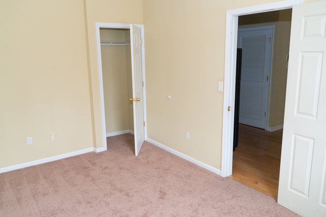 Bedroom - Temple Villas- 1411 N 15th St Unit 4B Apartments