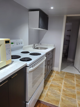 Kitchen - Leslieville Clean Renovated Basement Studio