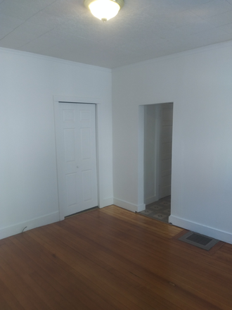 LV - Brandeis on Vernon 1 bedroom LARGE  Bedrooms living room, and kitchen. Apartments