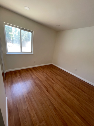 Room #4 picture 2 - UCR Housing - 4 Private Rooms - 3 Min from Campus - Pool, Parking, More