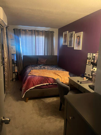 Bedroom for rent - Lovely furnished room with office & yard in Richmond home only 15 min from campus