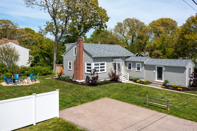 side view - 111 Angell Road Narragansett, RI 02882