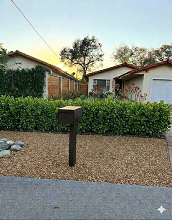 2194 SW 57 ct single family home available for rent .Asking $4950.00 Showings call  or text 305-9706742 - Single family home with 3 bedrooms  and 2 baths plus extra room for officee to UM Call 3059706742
