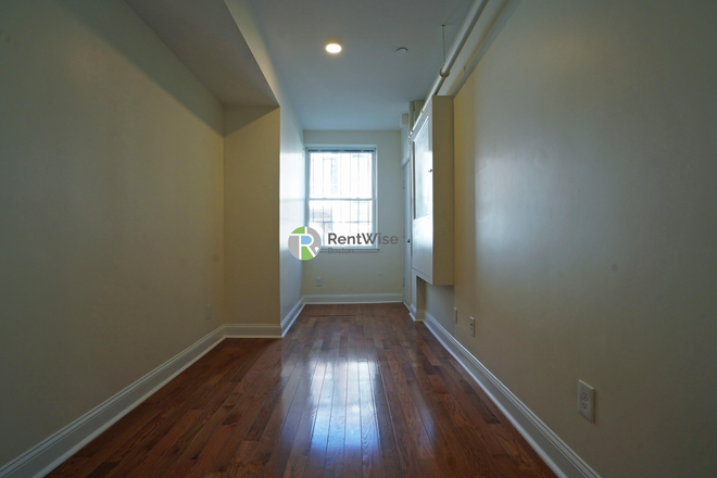 11 - SEPT 2024-Gorgeous Brighton 2 bed. New Renovation! PORCH, NO FEE Apartments