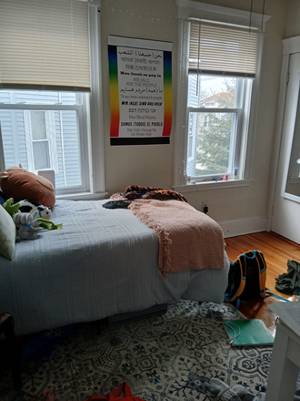 Bedroom - Two Rising Seniors Looking for 3rd Roommate Apartments