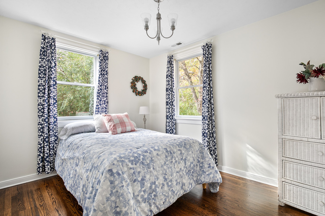 Bedroom - Charming 3 Bed / 1 Bath in Near West End House