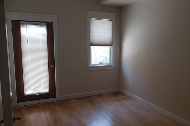 room - AVAILABLE 8/5: 1941 Pearl St #202 Condo