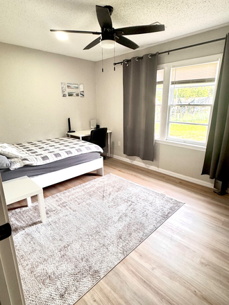 Room1 - Cat friendly/ 10 min drive to campus house