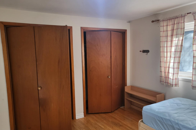 bedroom - 3 minutes walking to UTSc ?