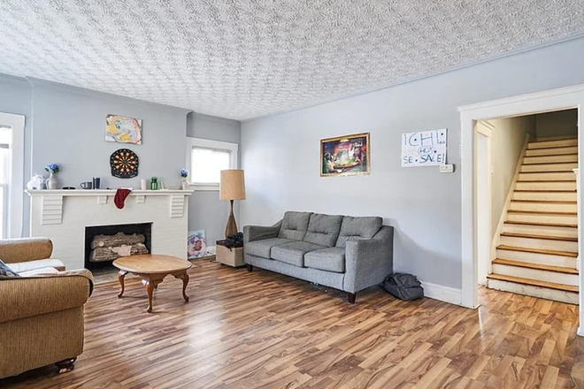 Living Room - 1504 E 107th St, Cleveland, OH 44106 House