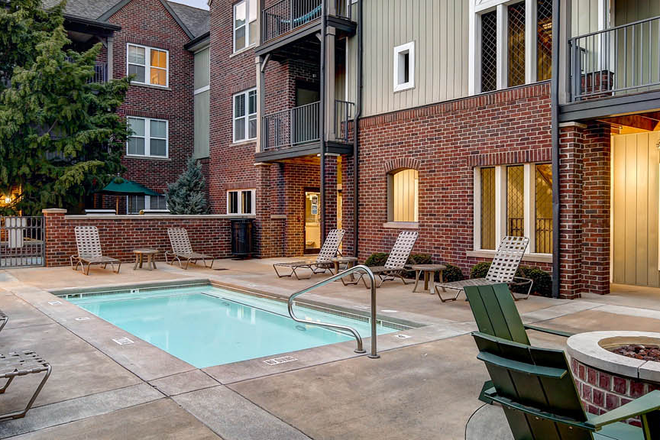 Community hot tub - The Lodges of East Lansing Apartments