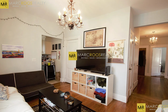 Call NOW for showings! 617-236-8600 - BABCOCK ST - HUGE 5BR IN BROOKLINE NEAR BU AVAIL *9/1/2026* W/ IN UNIT LNDRY, H&HW INC, 2 BATHS! Apartments