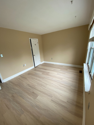 Bedroom for rent - Room in town house-Juniper Ct-South Brunswick