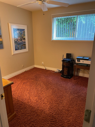 Side bedroom $950 per month - Home in Orange with rooms to rent - don't take care of a house; rent a room and focus on studies.