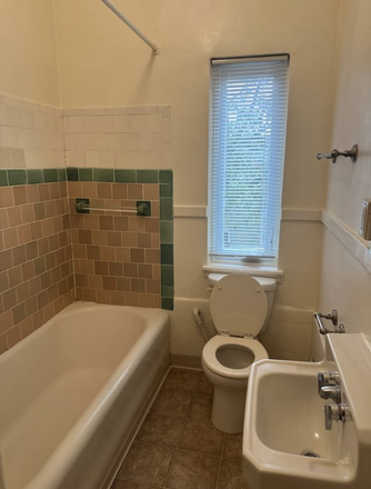 Bathroom - 2340 Le Conte Ave