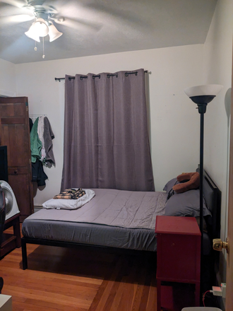 can fit a full size bed - Private Room in House with Pool and Grill