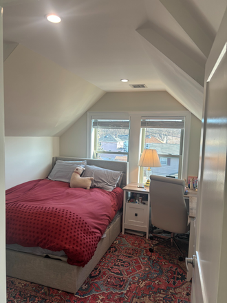 Available Bedroom - House Close to Campus!