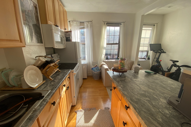 kitchen - 2 Bed 1 Bath (North End) Apartments