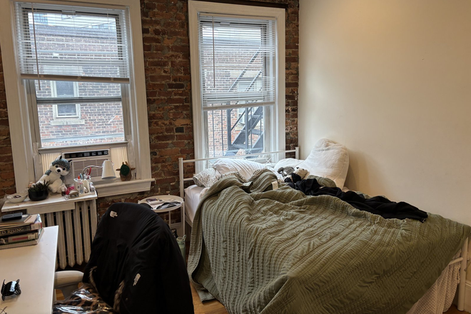 Bedroom - 3 Bed Available 9/1/26! *CONTACT NOAH 603-470-8181 Apartments