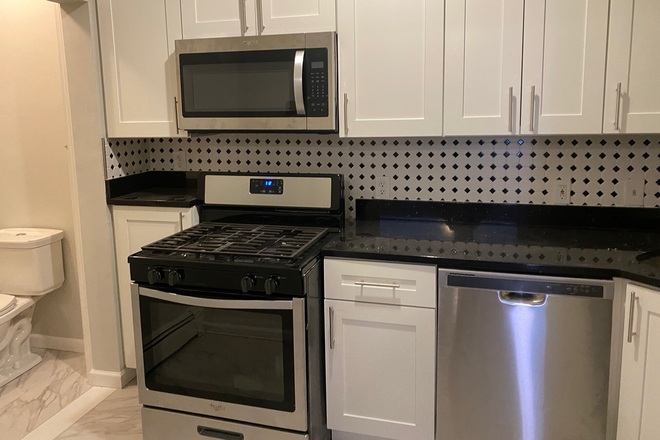 Kitchen - COLUMBUS AVE 2 BED/DUPLEX   09/01 NU SOUTH END/ IN UNIT LAUNDRY Apartments