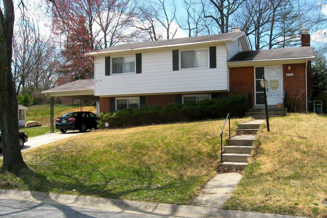Exterior of Property - 1 $705 Bedroom in a 4 Bedroom House 10 Minute Drive to Campus