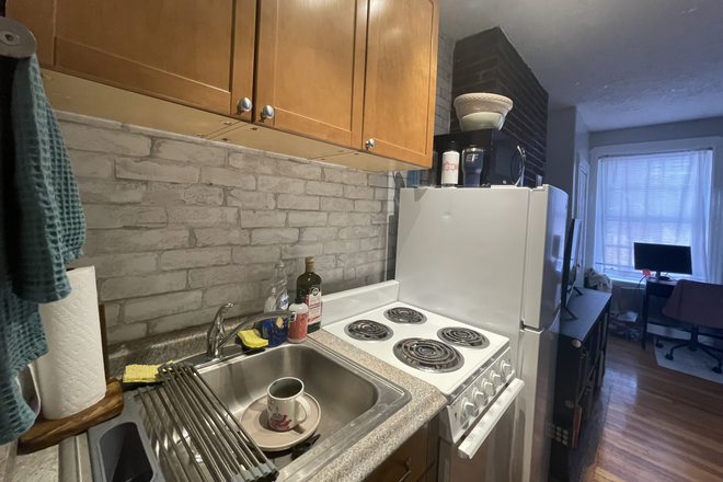 kitchen - Charming 1 Bed / 1 Bath in Beacon Hill w/ Heat and Hot Water Included!! Avail. 9/1/24!! Apartments