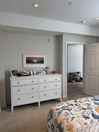 Bedroom - Sublease Available - 4 Bed Apt in Prime Location on the Hill