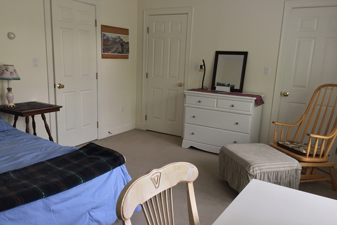 Large Bedroom with Two Closets - Large Furnished Cambridge Room for Rent: $1,300 a Month All included Close to Campus & Transit Townhome