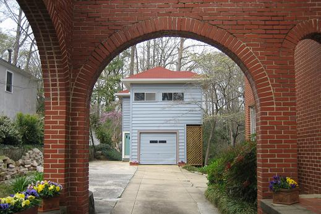 View of the Coach House from the Driveway. - 815 s.f. Guest House w/wash-dryer, Springdale Rd, 7-8 month lease