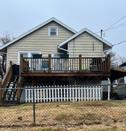 Residence entrance in rear, lower level - Apartment Close to Creighton University Campus, UNMC