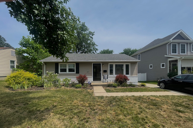 Front of Home - 2BR, 1.5 BA in prime Kirkwood House