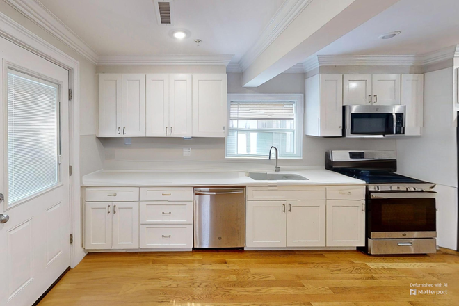 . - NO BROKER FEE - LAUNDRY IN UNIT - Avail NOW!!