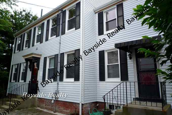 front - No fee! townhouse 2 level, renovated kitchen, minutes to Kendall, MIT, Green and redline