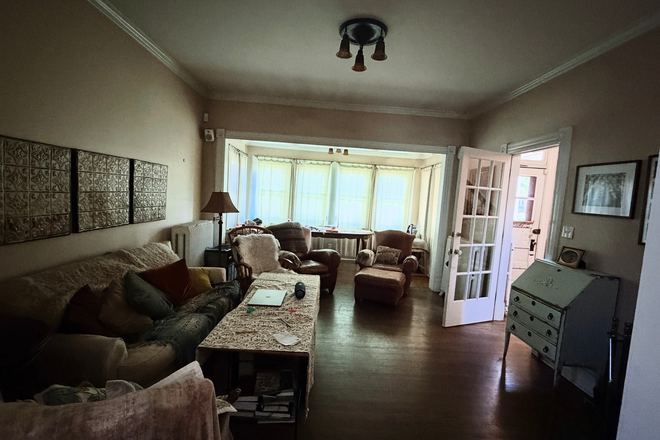 Living Room - Bedroom For Rent in Supportive Community House