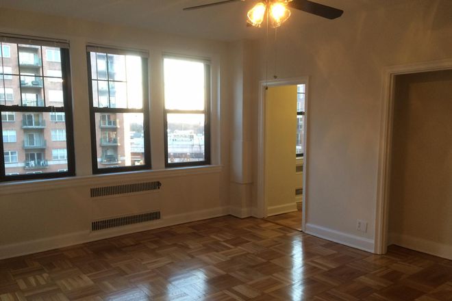 Deluxe Studio living room - Ambassador Apartments