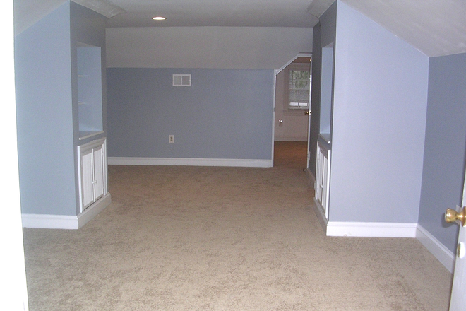 Entrance foyer - MUSC Students Love It, 2nd Floor West Ash Res. Apt., 1 Mile from Ashley R. Bridge
