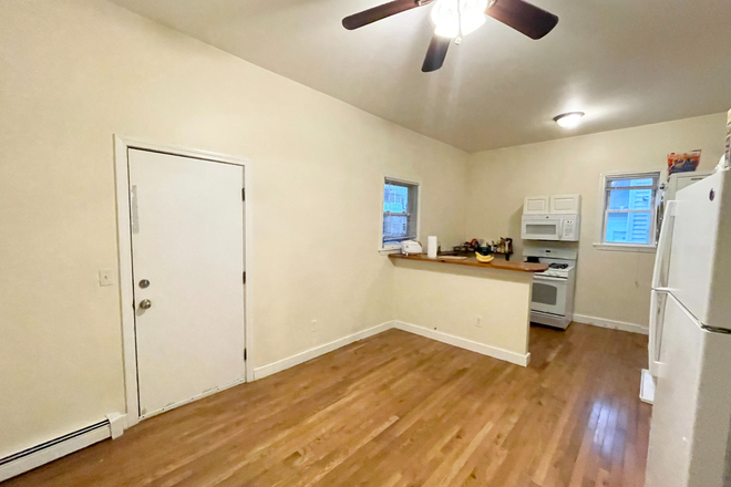 Kitchen - Amazing 2 Bed with in unit laundry Apartments